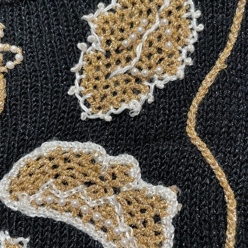Jaclyn Smith women’s Embroidered crochet pearl on black metallic knit sweater - Picture 5 of 7